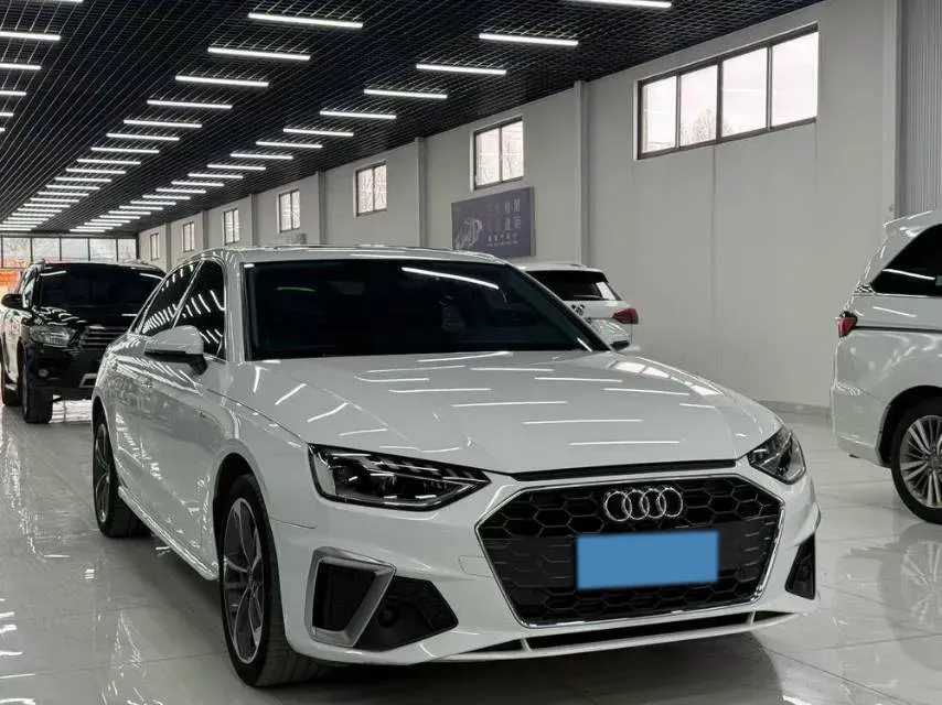 2024 Audi A4L 2.0T 190HP L4 7DCT,autocango,china used car exporter,china ev exporter,chinese used car exporter,chinese used ev exporter