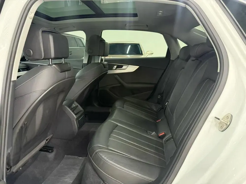 2024 Audi A4L 2.0T 190HP L4 7DCT,autocango,china used car exporter,china ev exporter,chinese used car exporter,chinese used ev exporter