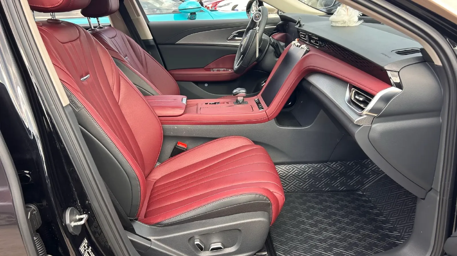 2024 HongQi H5 1.5T 169HP L4 7DCT,autocango,china used car exporter,china ev exporter,chinese used car exporter,chinese used ev exporter