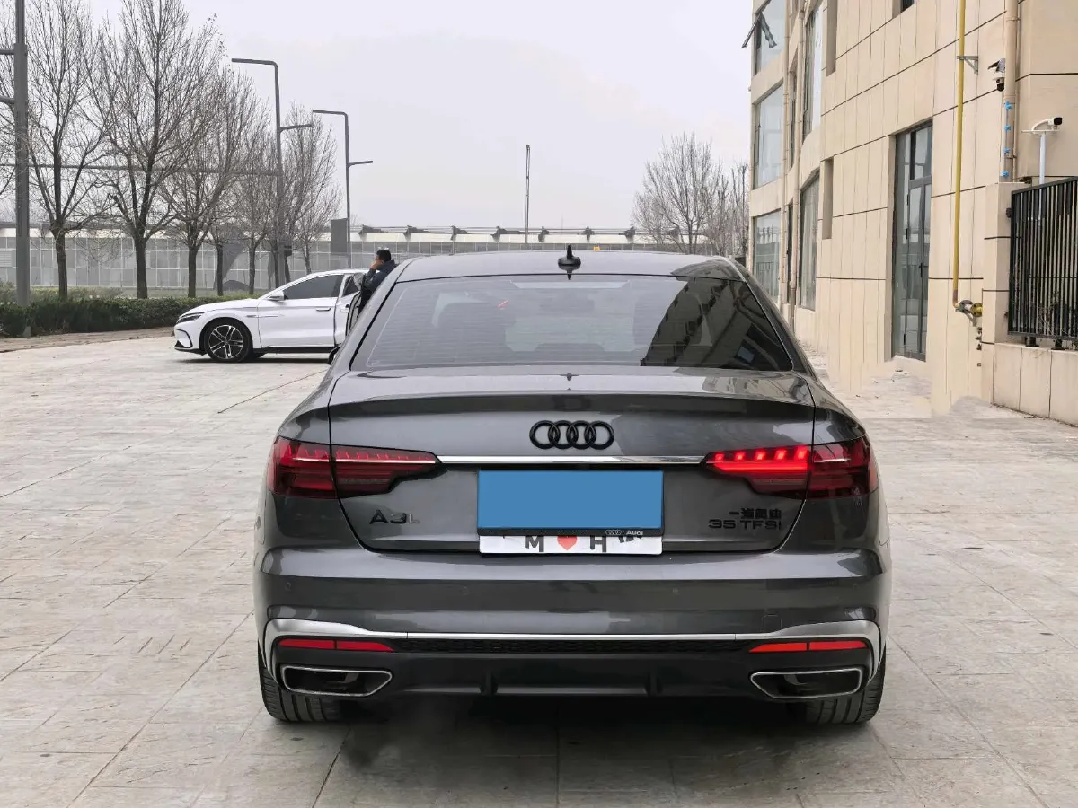 2020 Audi A4L 2.0T 190HP L4 7DCT,autocango,china used car exporter,china ev exporter,chinese used car exporter,chinese used ev exporter
