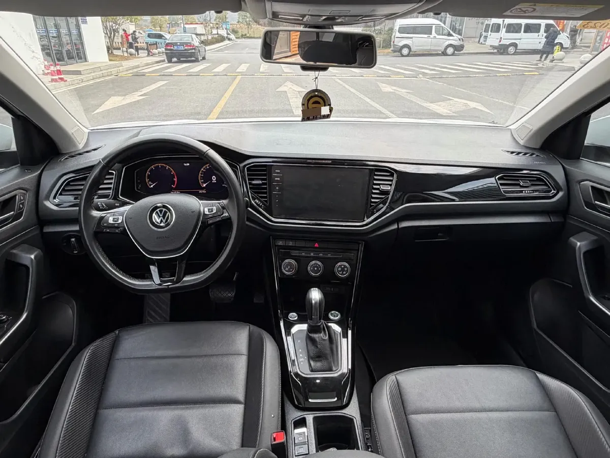 2020 Volkswagen T-Roc 1.4T 150HP L4 7DCT,autocango,china used car exporter,china ev exporter,chinese used car exporter,chinese used ev exporter