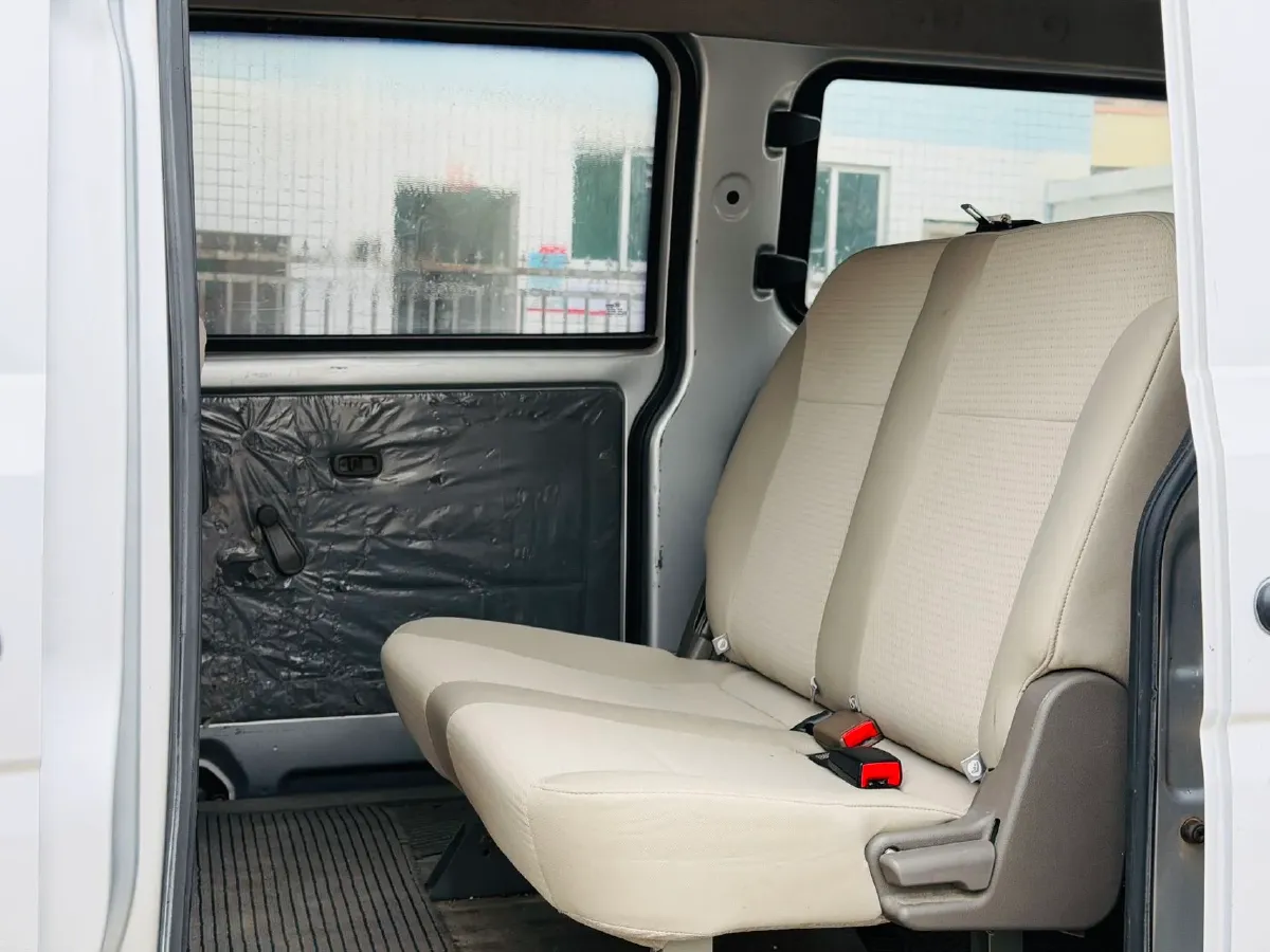 2019 WuLing RongGuang V 1.5L 99HP L4 6MT,autocango,china used car exporter,china ev exporter,chinese used car exporter,chinese used ev exporter