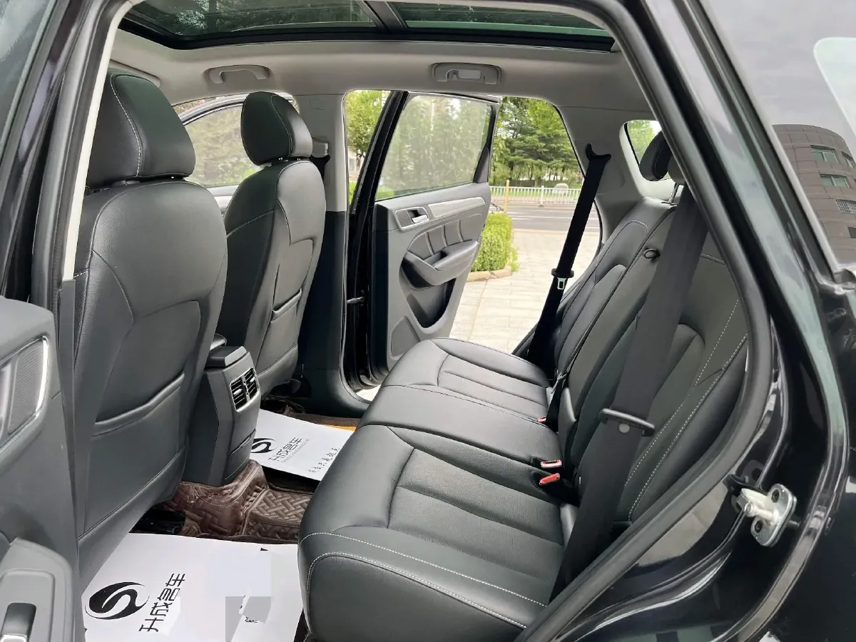 2018 Roewe RX5 2.0T 220HP L4 6DCT,autocango,china used car exporter,china ev exporter,chinese used car exporter,chinese used ev exporter