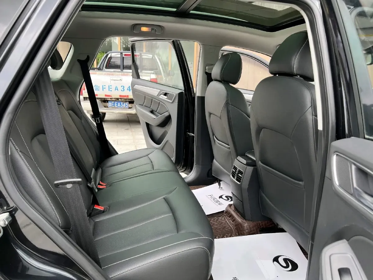 2018 Roewe RX5 2.0T 220HP L4 6DCT,autocango,china used car exporter,china ev exporter,chinese used car exporter,chinese used ev exporter