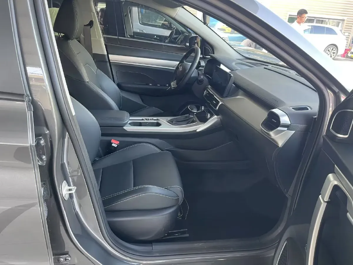 2025 Geely Coolray 1.5L 126HP L4 CVT,autocango,china used car exporter,china ev exporter,chinese used car exporter,chinese used ev exporter