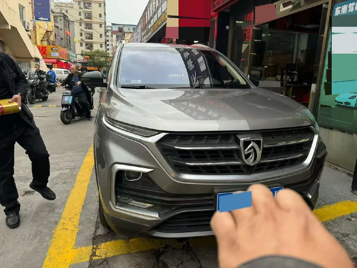 2018 BaoJun 530 1.5T 150HP L4 6DCT,autocango,china used car exporter,china ev exporter,chinese used car exporter,chinese used ev exporter
