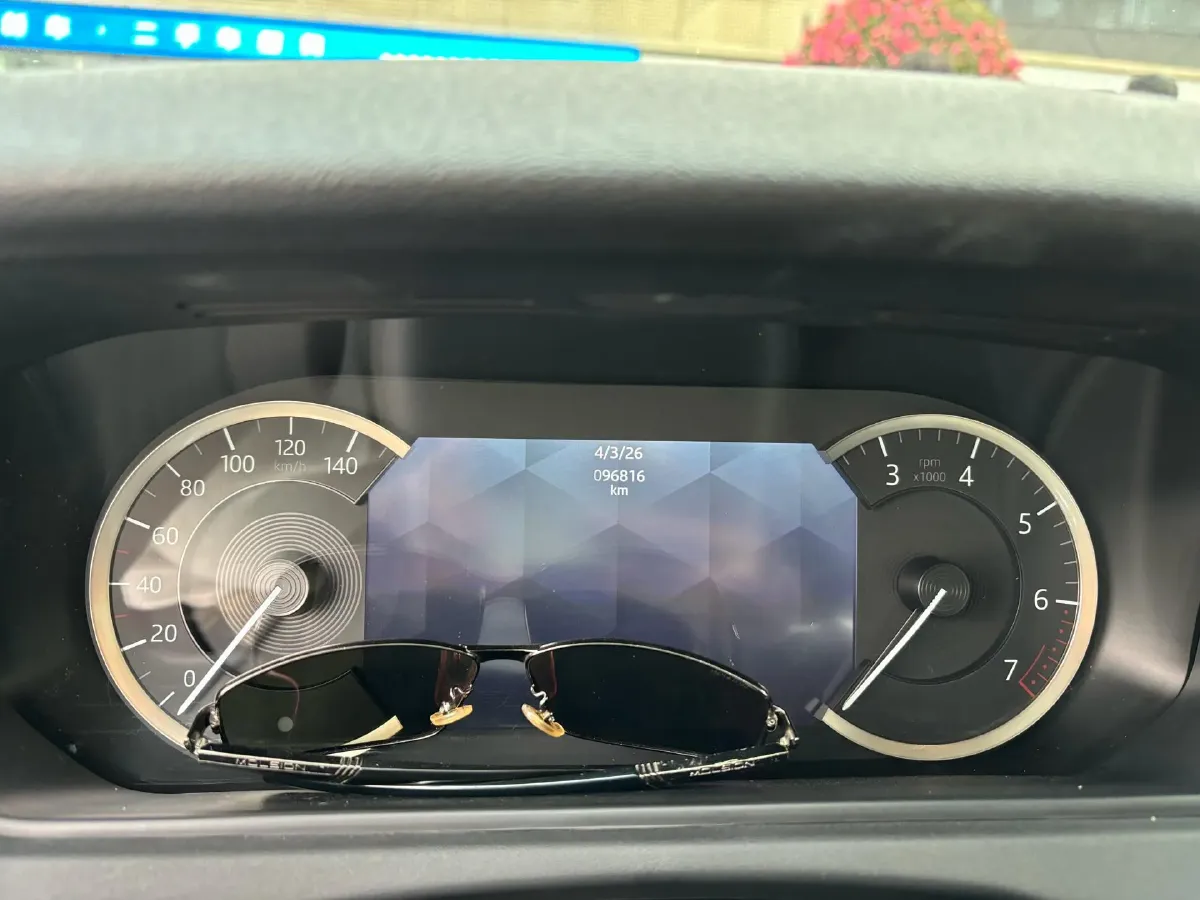 2022 Land Rover Range Rover Velar 2.0T 250HP L4 8AT,autocango,china used car exporter,china ev exporter,chinese used car exporter,chinese used ev exporter