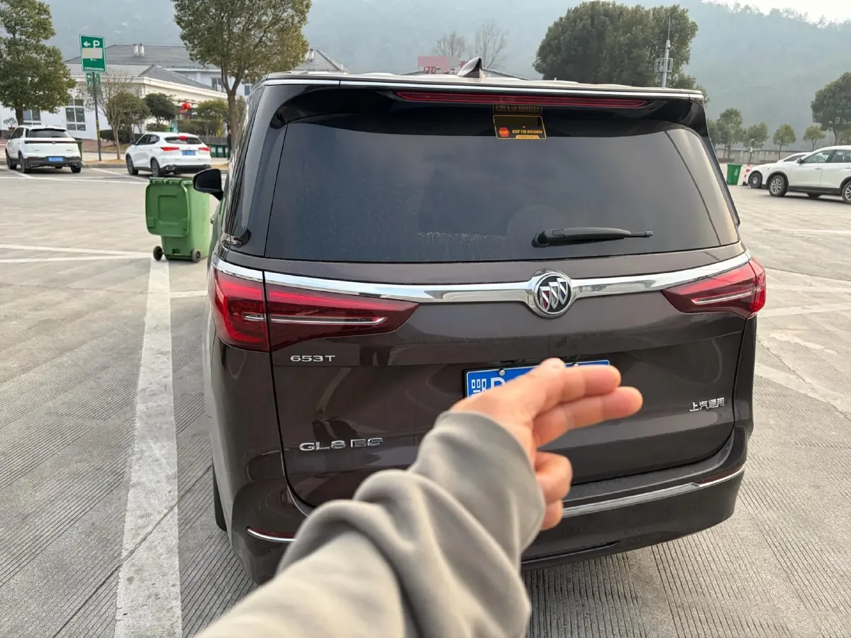 2021 Buick GL8 2.0T 237HP L4 9AT,autocango,china used car exporter,china ev exporter,chinese used car exporter,chinese used ev exporter