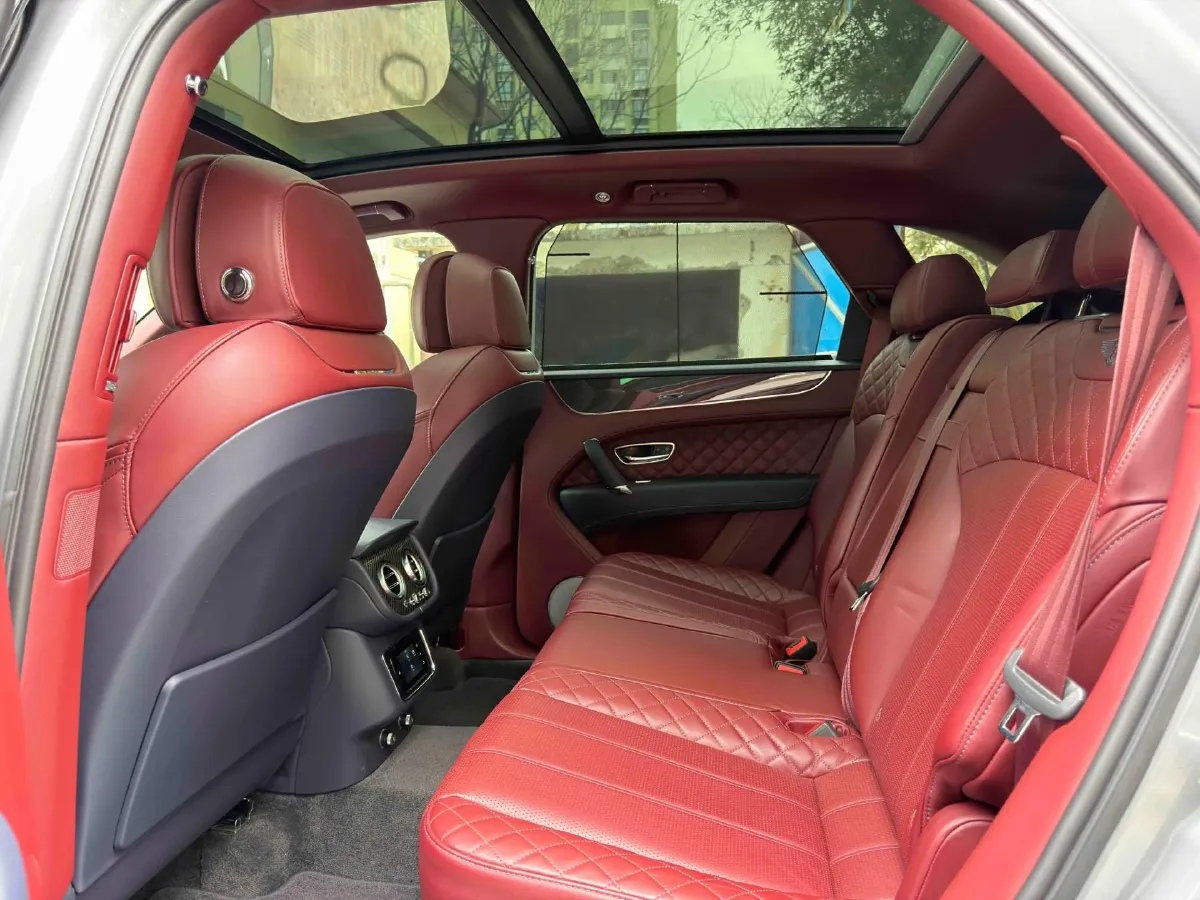 2018 Bentley Bentayga 4.0T 550HP V8 8AT,autocango,china used car exporter,china ev exporter,chinese used car exporter,chinese used ev exporter