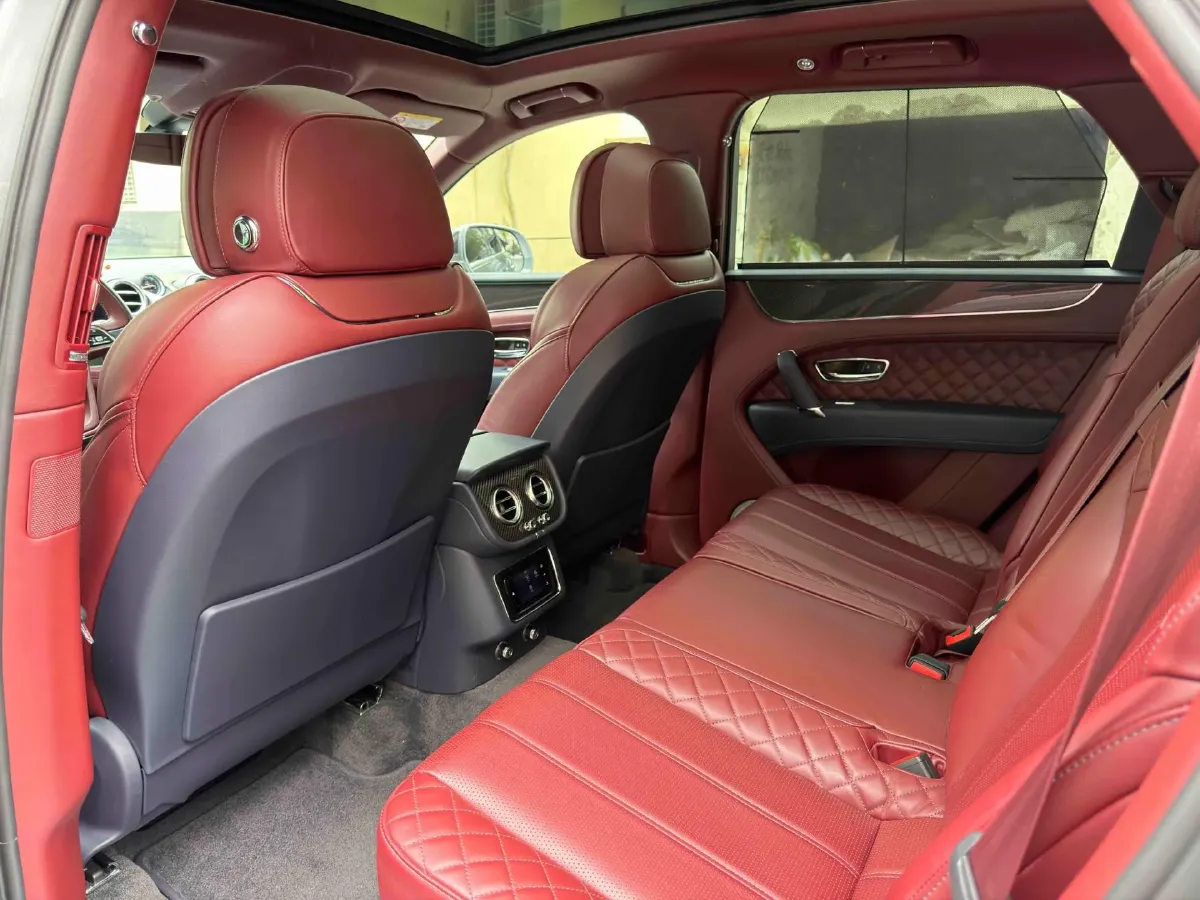 2018 Bentley Bentayga 4.0T 550HP V8 8AT,autocango,china used car exporter,china ev exporter,chinese used car exporter,chinese used ev exporter