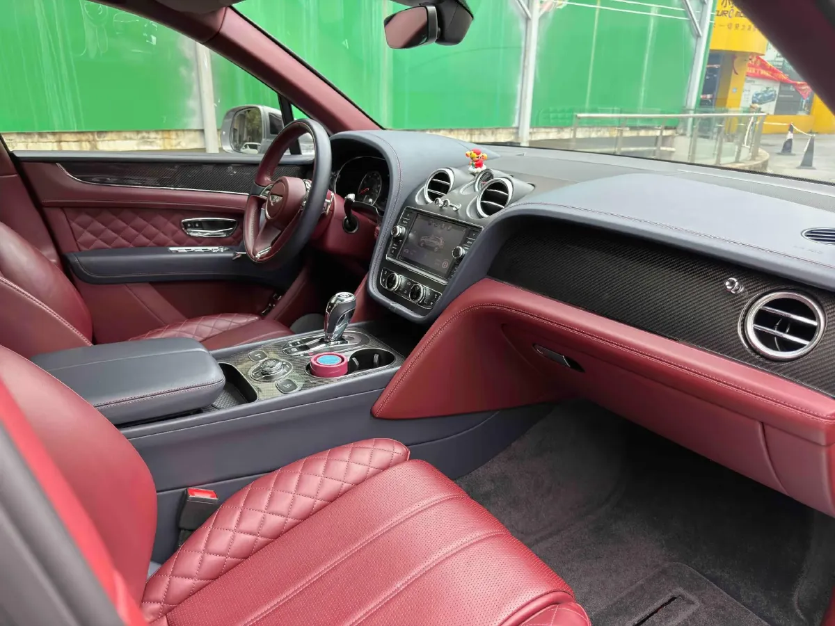 2018 Bentley Bentayga 4.0T 550HP V8 8AT,autocango,china used car exporter,china ev exporter,chinese used car exporter,chinese used ev exporter