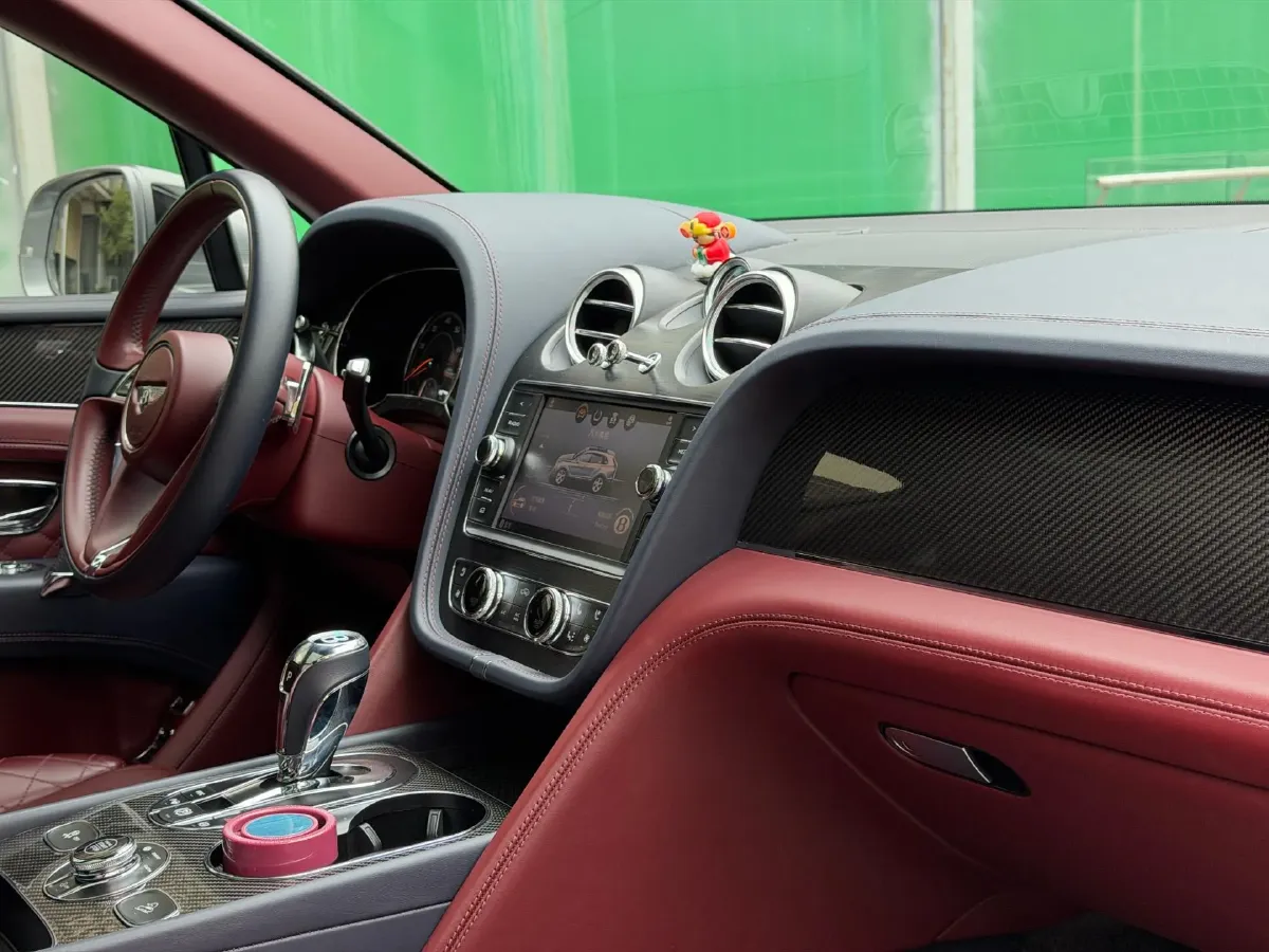 2018 Bentley Bentayga 4.0T 550HP V8 8AT,autocango,china used car exporter,china ev exporter,chinese used car exporter,chinese used ev exporter