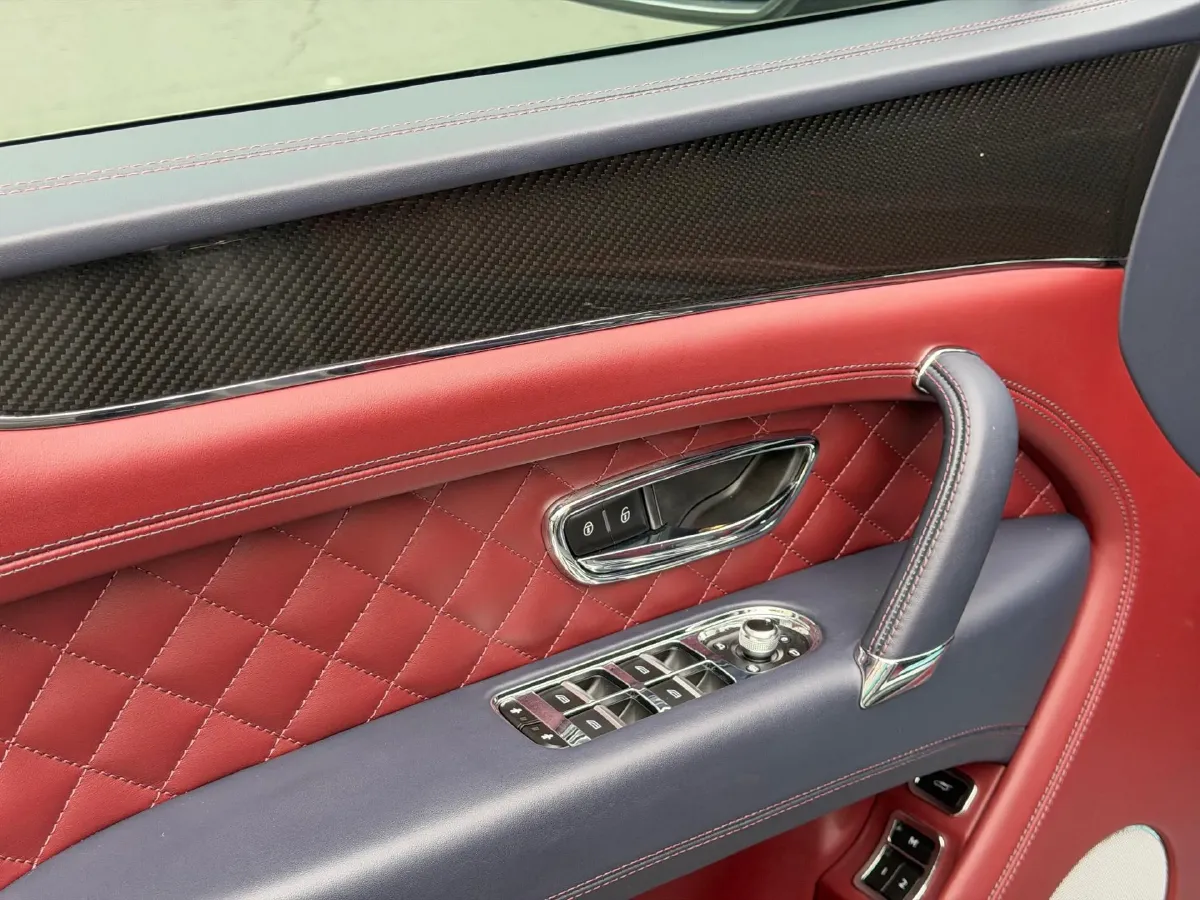 2018 Bentley Bentayga 4.0T 550HP V8 8AT,autocango,china used car exporter,china ev exporter,chinese used car exporter,chinese used ev exporter