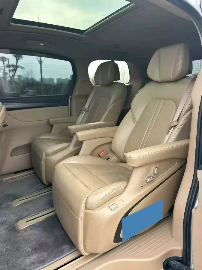 2021 Buick GL8 2.0T 237HP L4 9AT,autocango,china used car exporter,china ev exporter,chinese used car exporter,chinese used ev exporter