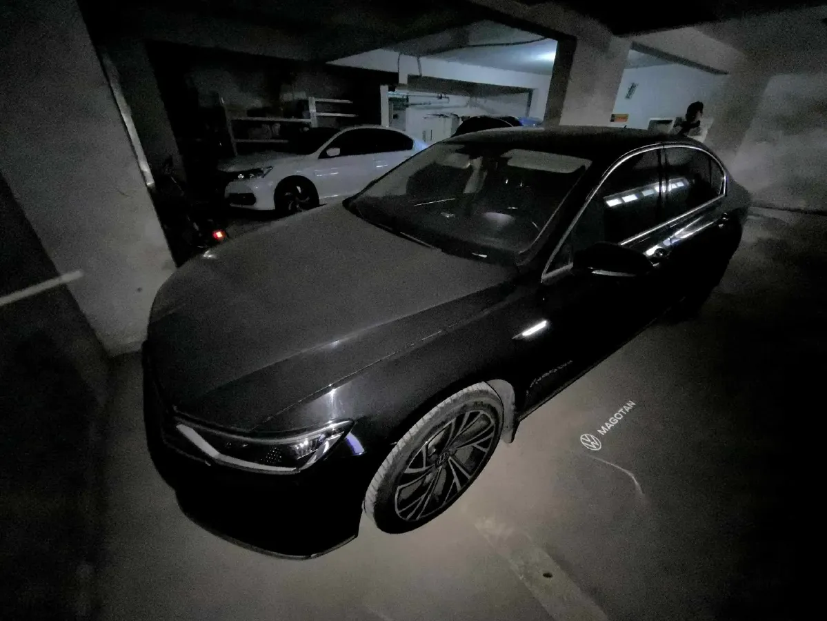 2021 Volkswagen Magotan 2.0T 186HP L4 7DCT,autocango,china used car exporter,china ev exporter,chinese used car exporter,chinese used ev exporter