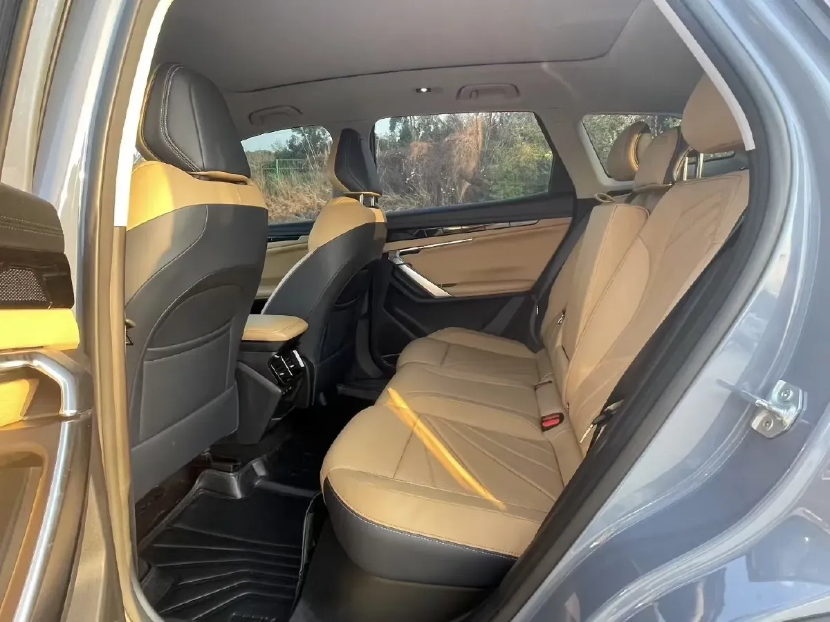 2023 Geely StarRay 1.5T 181HP L4 7DCT,autocango,china used car exporter,china ev exporter,chinese used car exporter,chinese used ev exporter