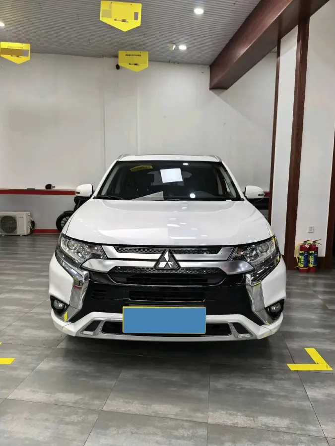 2021 Mitsubishi Outlander 2.0L 166HP L4 CVT,autocango,china used car exporter,china ev exporter,chinese used car exporter,chinese used ev exporter