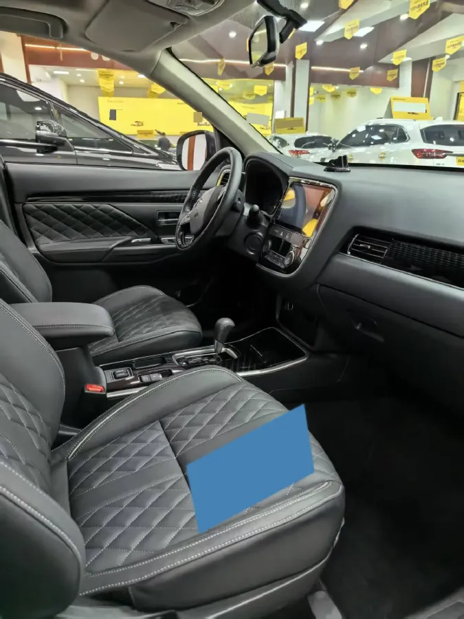 2021 Mitsubishi Outlander 2.0L 166HP L4 CVT,autocango,china used car exporter,china ev exporter,chinese used car exporter,chinese used ev exporter