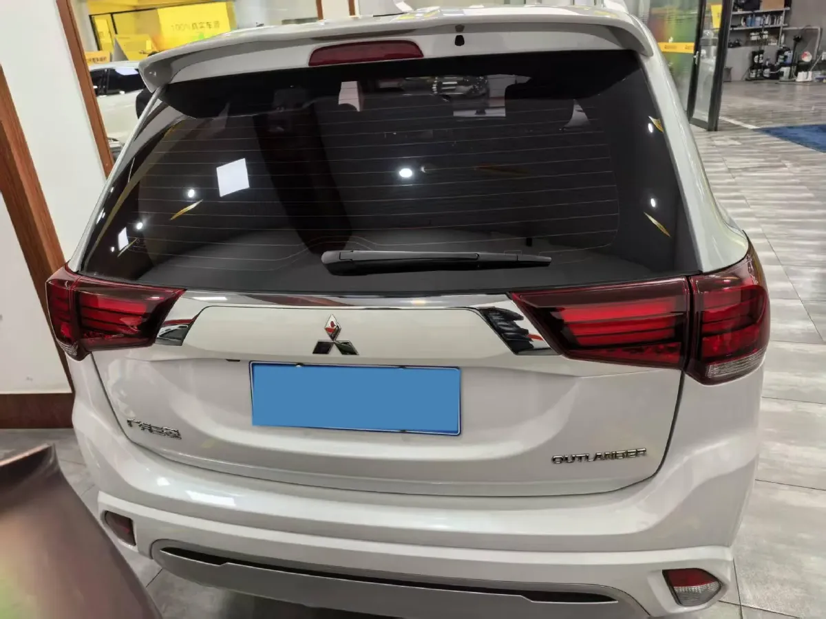 2021 Mitsubishi Outlander 2.0L 166HP L4 CVT,autocango,china used car exporter,china ev exporter,chinese used car exporter,chinese used ev exporter