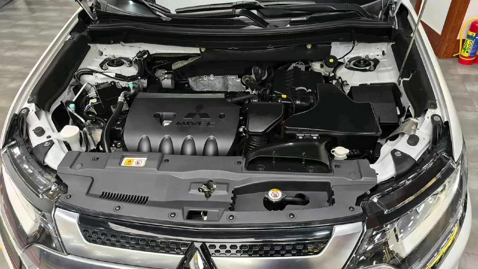 2021 Mitsubishi Outlander 2.0L 166HP L4 CVT,autocango,china used car exporter,china ev exporter,chinese used car exporter,chinese used ev exporter