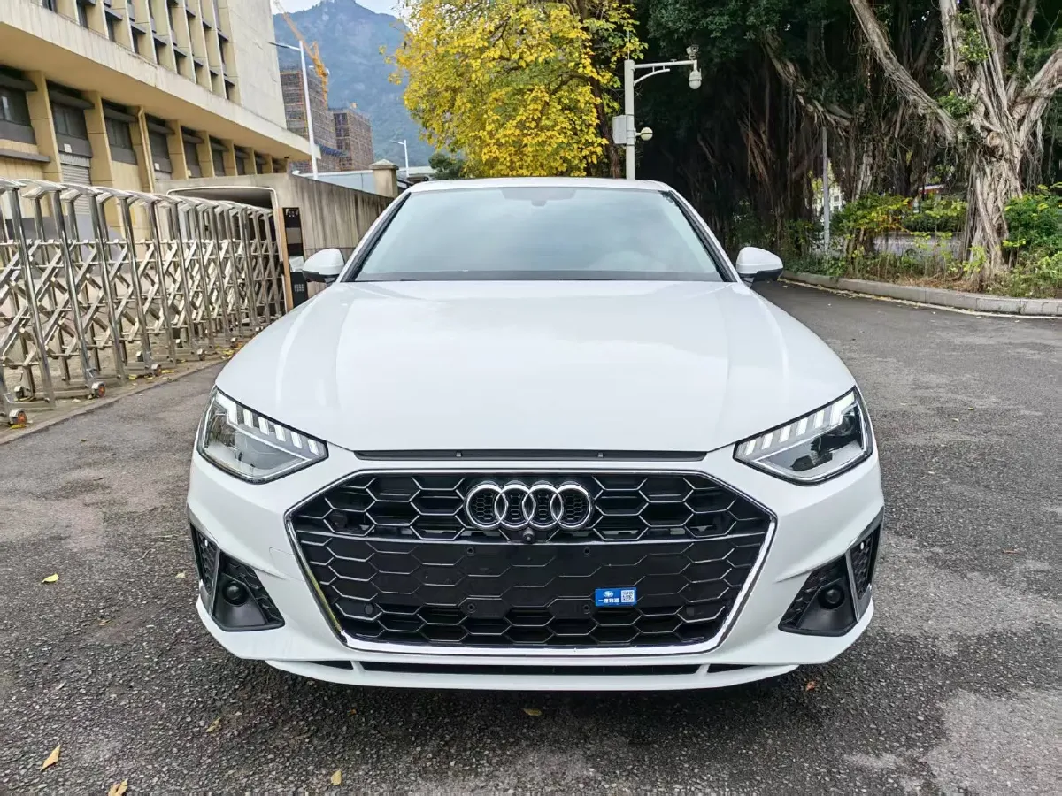 2020 Audi A4L 2.0T 190HP L4 7DCT,autocango,china used car exporter,china ev exporter,chinese used car exporter,chinese used ev exporter