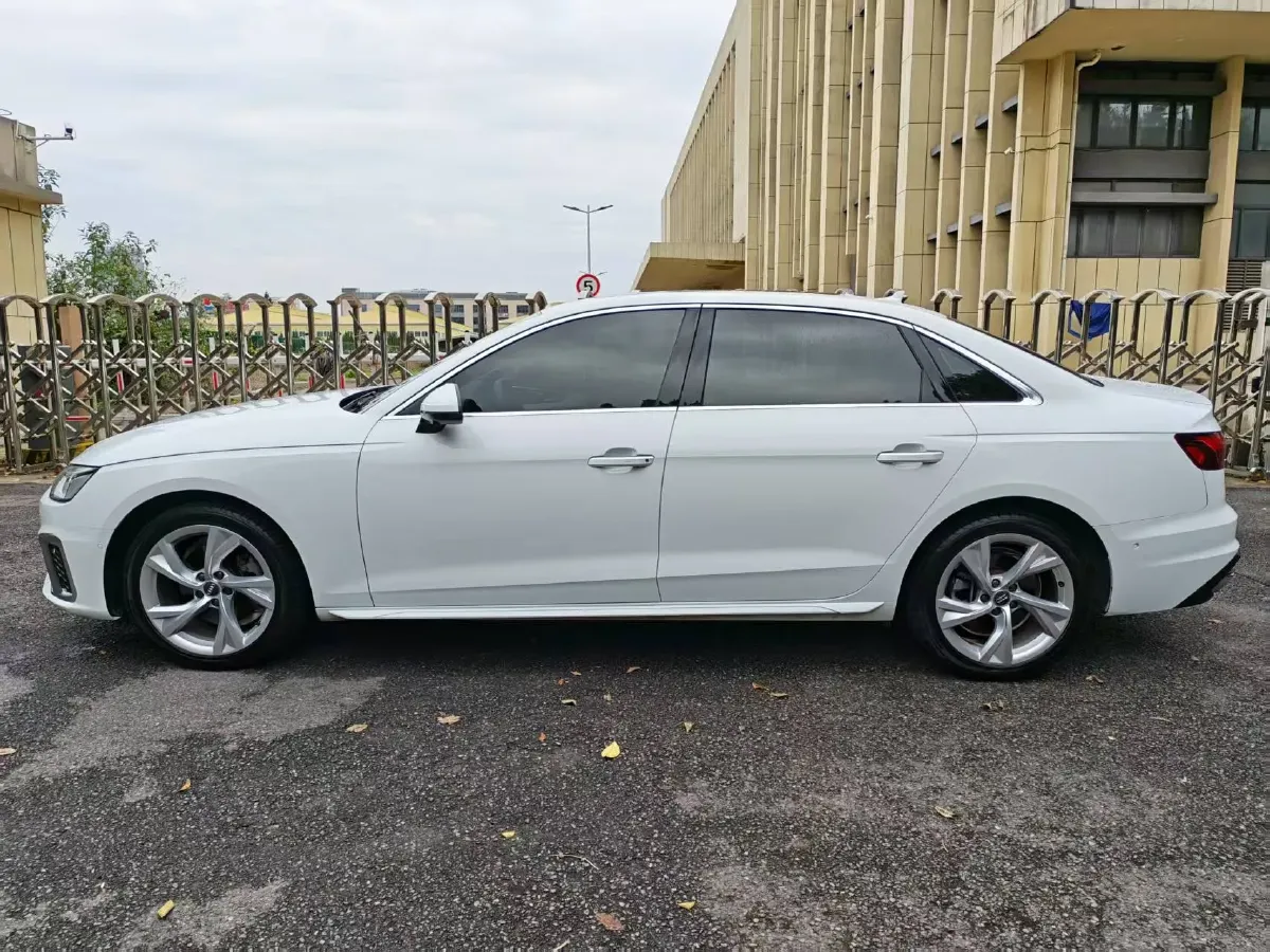 2020 Audi A4L 2.0T 190HP L4 7DCT,autocango,china used car exporter,china ev exporter,chinese used car exporter,chinese used ev exporter