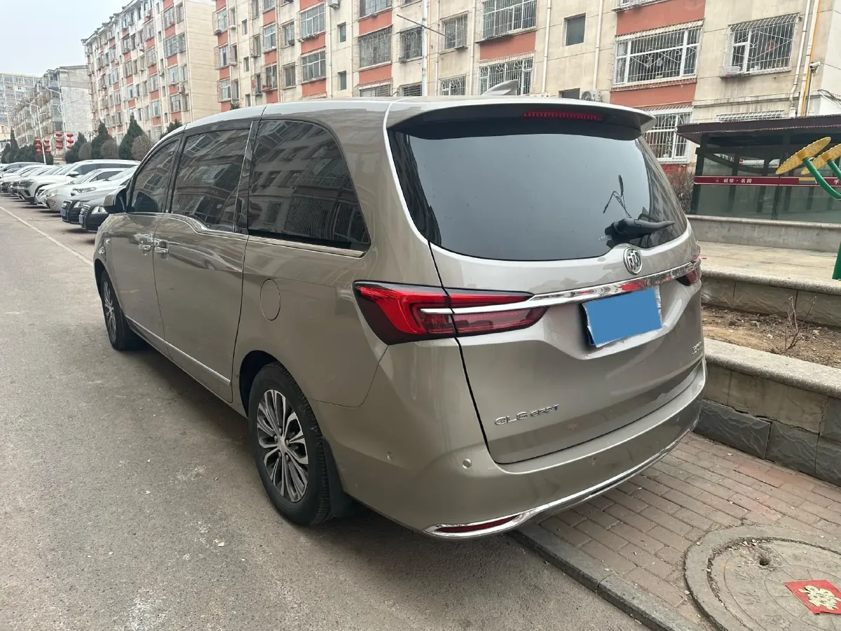 2022 Buick GL8 2.0T 237HP L4 9AT,autocango,china used car exporter,china ev exporter,chinese used car exporter,chinese used ev exporter
