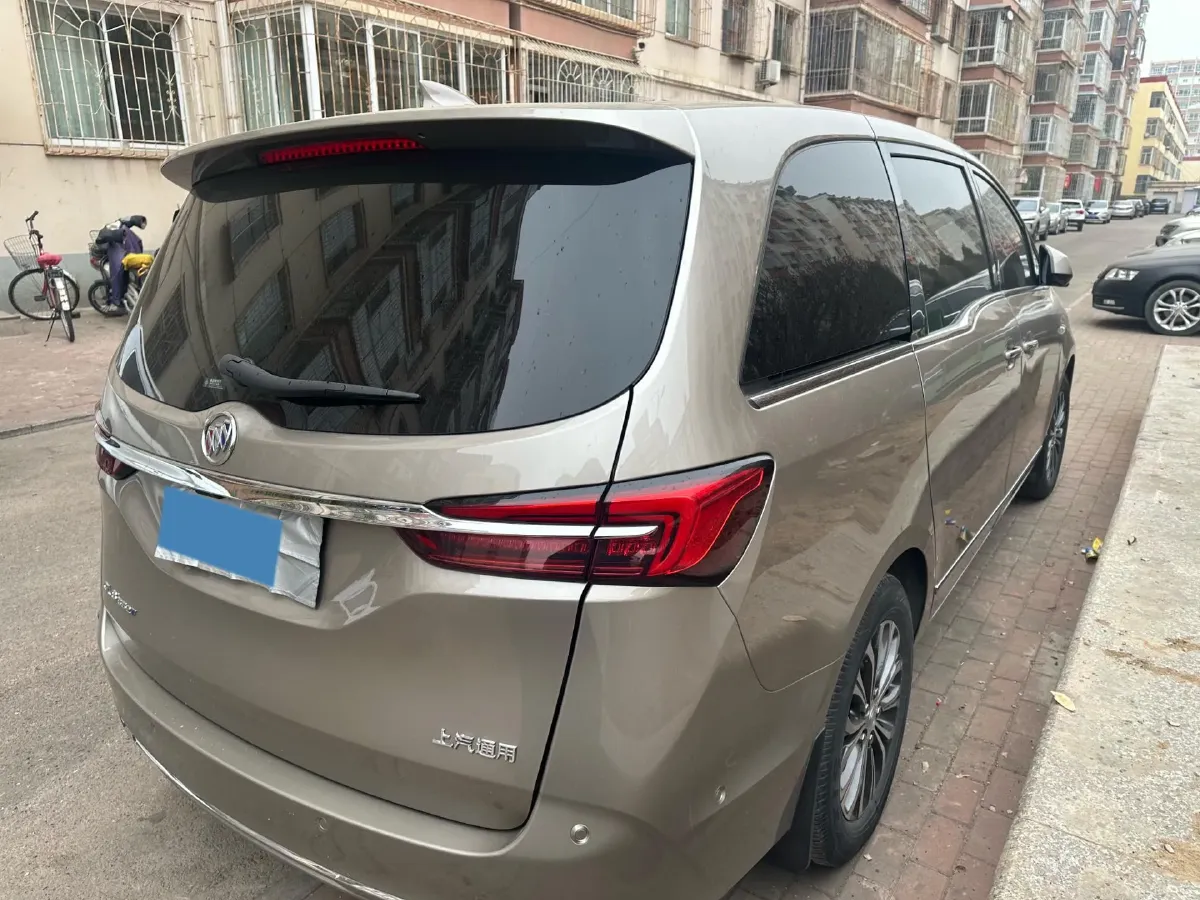 2022 Buick GL8 2.0T 237HP L4 9AT,autocango,china used car exporter,china ev exporter,chinese used car exporter,chinese used ev exporter