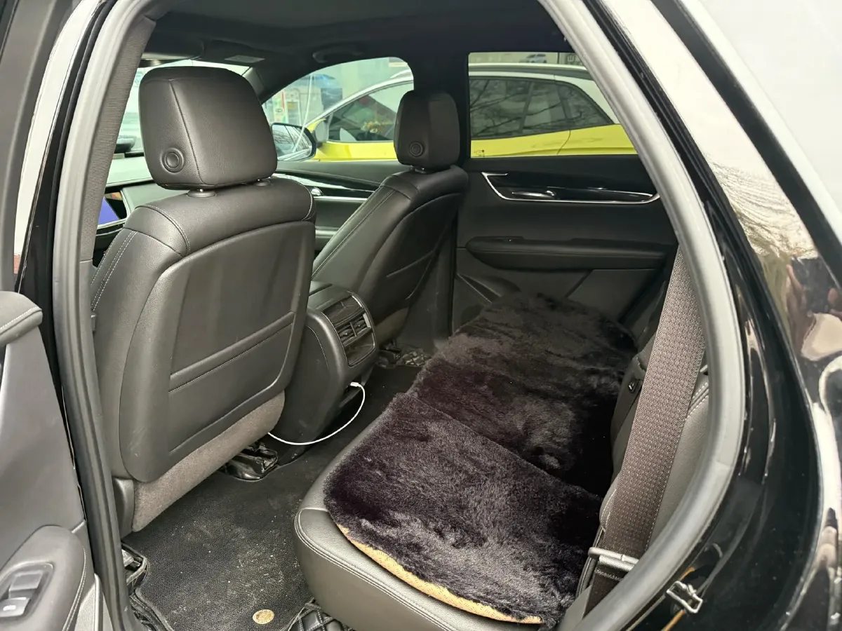 2023 Cadillac XT5 2.0T 237HP L4 9AT,autocango,china used car exporter,china ev exporter,chinese used car exporter,chinese used ev exporter