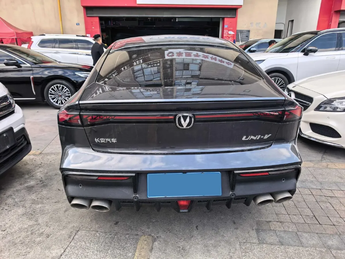 2023 ChangAn UNI-V 1.5T 188HP L4 7DCT,autocango,china used car exporter,china ev exporter,chinese used car exporter,chinese used ev exporter