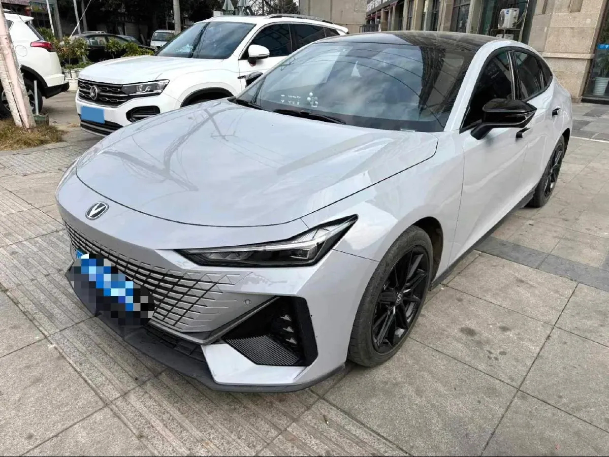 2022 ChangAn UNI-V 1.5T 188HP L4 7DCT,autocango,china used car exporter,china ev exporter,chinese used car exporter,chinese used ev exporter
