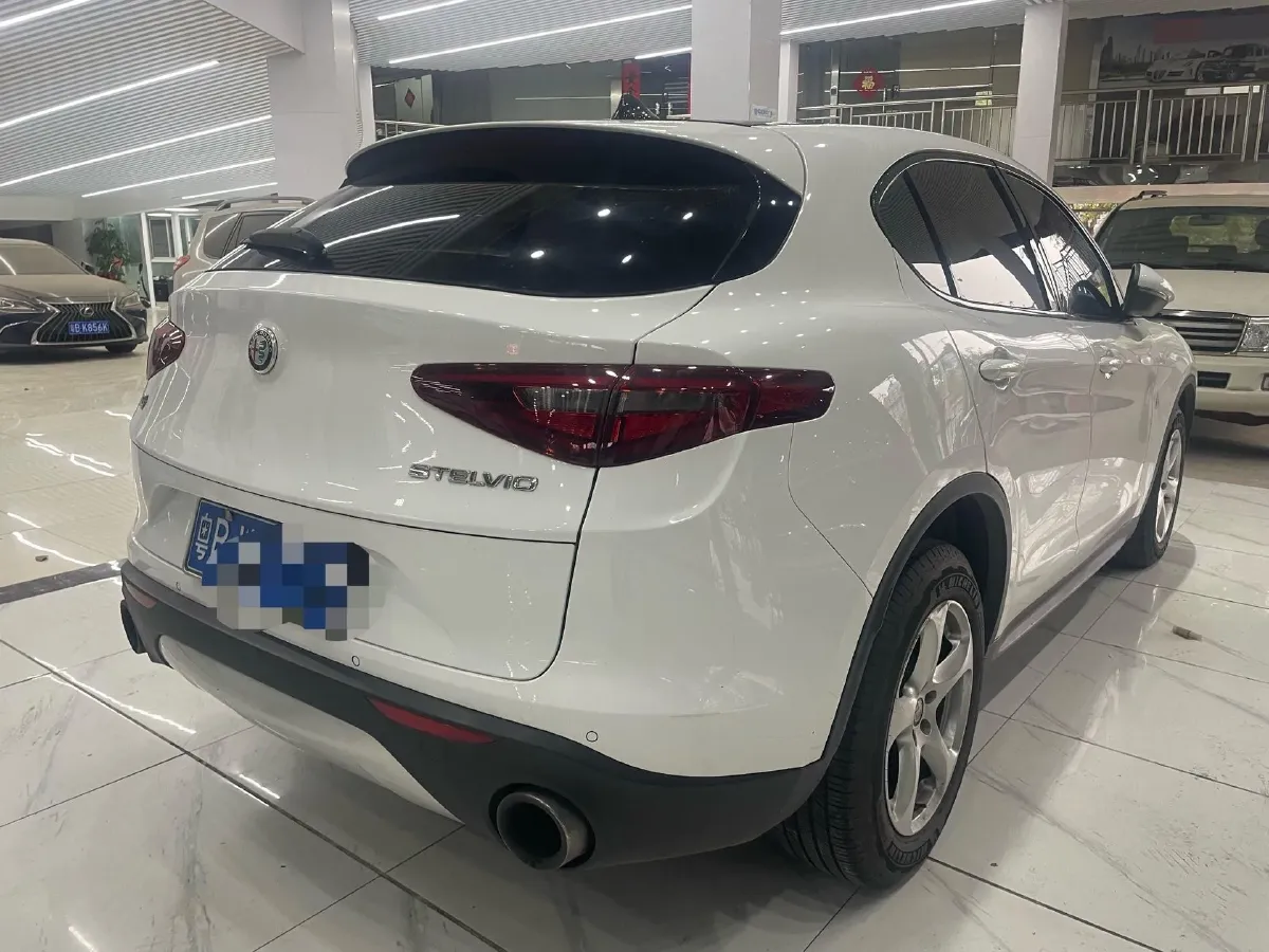 2017 Jaguar XE 2.0T 240HP L4 8AT,autocango,china used car exporter,china ev exporter,chinese used car exporter,chinese used ev exporter