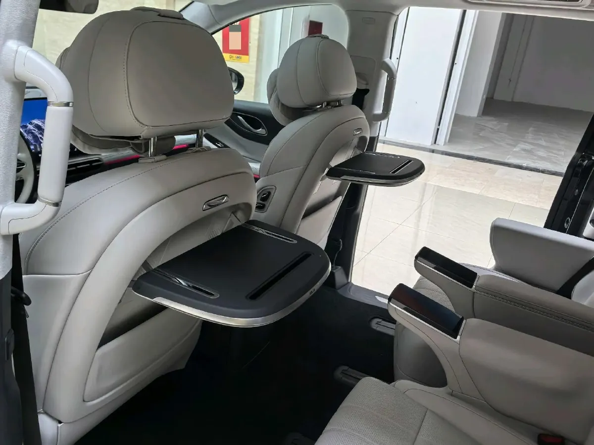 2025 Voyah Dream 1.5T 150HP L4 PHEV 41.7KWH,autocango,china used car exporter,china ev exporter,chinese used car exporter,chinese used ev exporter