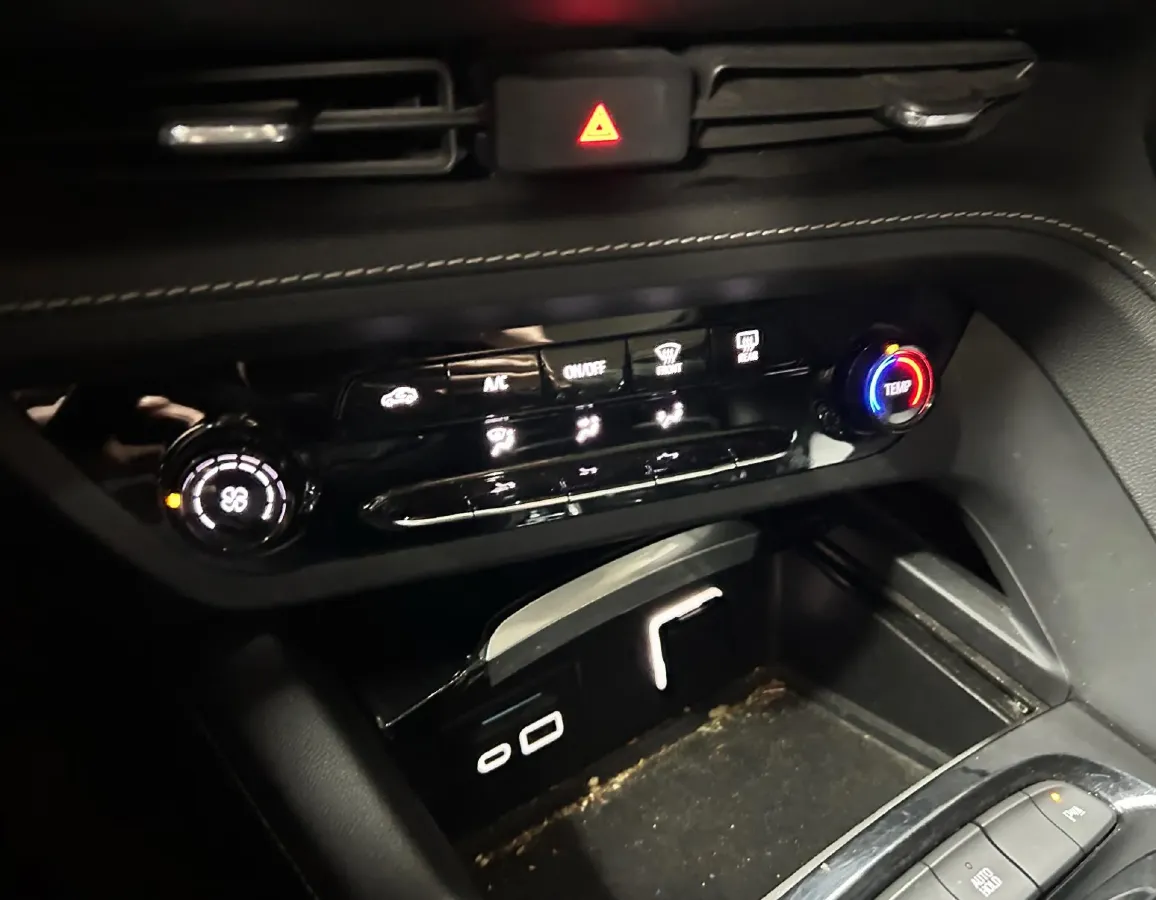 2022 Buick EnvisionS 1.5T 211HP L4 9AT,autocango,china used car exporter,china ev exporter,chinese used car exporter,chinese used ev exporter