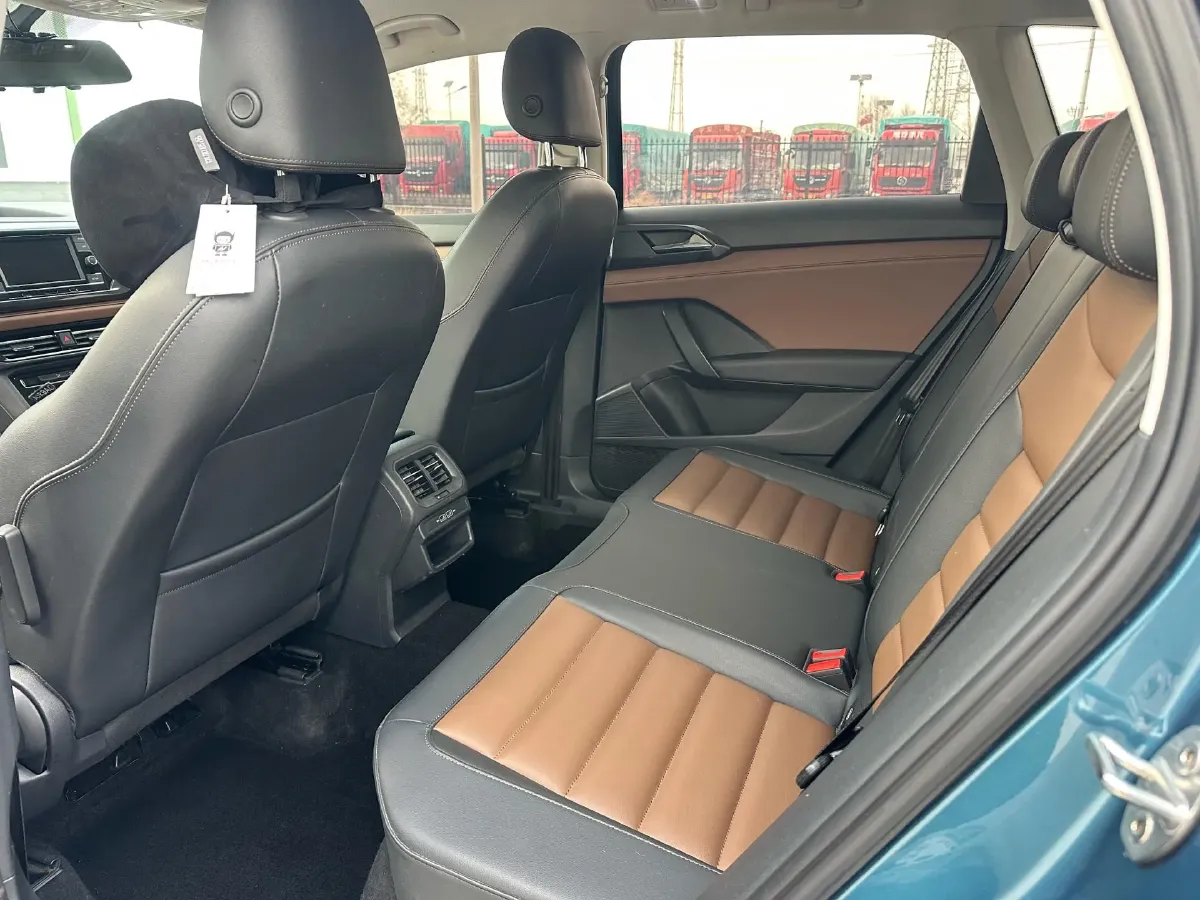 2019 MINI MINI 1.5T 102HP L3 7DCT,autocango,china used car exporter,china ev exporter,chinese used car exporter,chinese used ev exporter