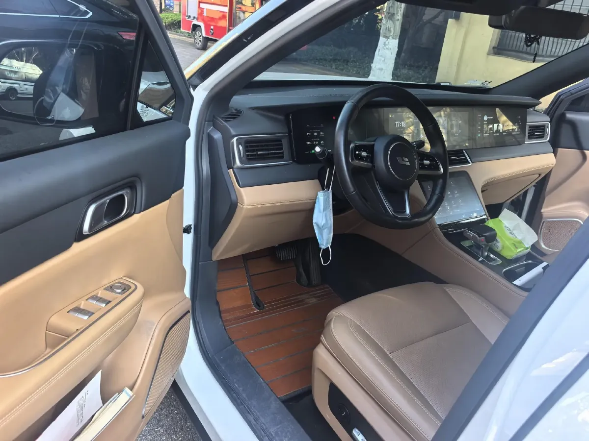 2021 Li ONE Range Extended 131HP REEV 40.5KWH,autocango,china used car exporter,china ev exporter,chinese used car exporter,chinese used ev exporter