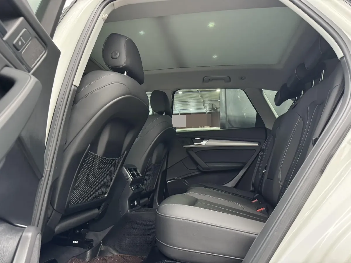 2021 Audi Q5L 2.0T 190HP L4 7DCT,autocango,china used car exporter,china ev exporter,chinese used car exporter,chinese used ev exporter