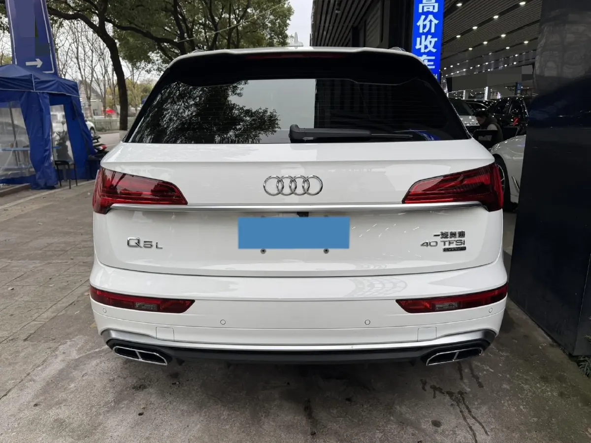 2021 Audi Q5L 2.0T 190HP L4 7DCT,autocango,china used car exporter,china ev exporter,chinese used car exporter,chinese used ev exporter