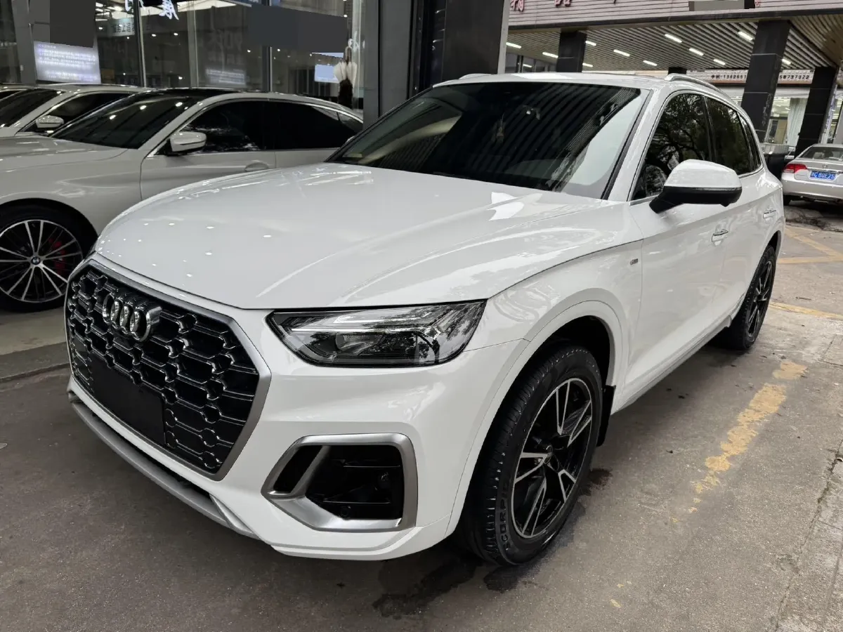 2021 Audi Q5L 2.0T 190HP L4 7DCT,autocango,china used car exporter,china ev exporter,chinese used car exporter,chinese used ev exporter