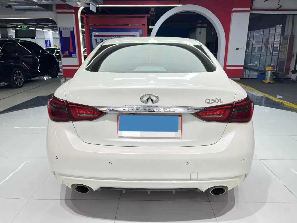 2018 Jeep Grand Commander 2.0T 265HP L4 9AT,autocango,china used car exporter,china ev exporter,chinese used car exporter,chinese used ev exporter