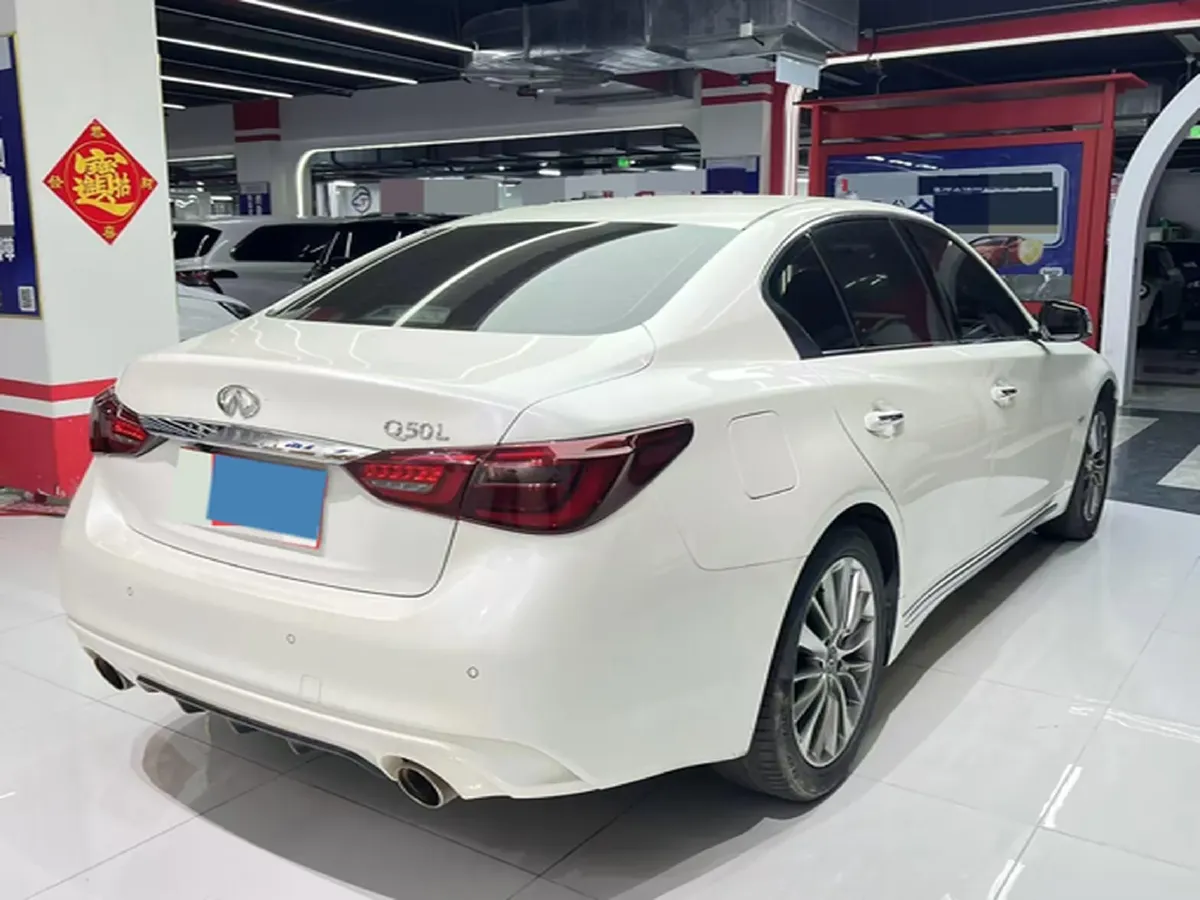 2018 Jeep Grand Commander 2.0T 265HP L4 9AT,autocango,china used car exporter,china ev exporter,chinese used car exporter,chinese used ev exporter