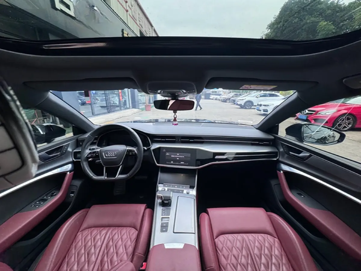 2024 Audi A7L 2.0T 245HP L4 7DCT,autocango,china used car exporter,china ev exporter,chinese used car exporter,chinese used ev exporter