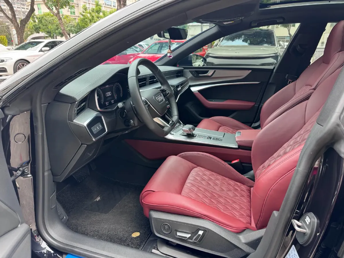 2024 Audi A7L 2.0T 245HP L4 7DCT,autocango,china used car exporter,china ev exporter,chinese used car exporter,chinese used ev exporter