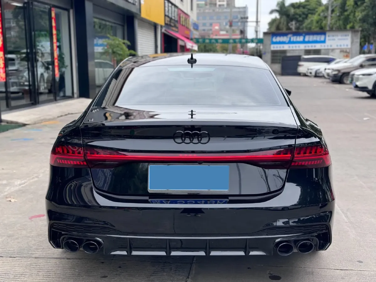 2024 Audi A7L 2.0T 245HP L4 7DCT,autocango,china used car exporter,china ev exporter,chinese used car exporter,chinese used ev exporter