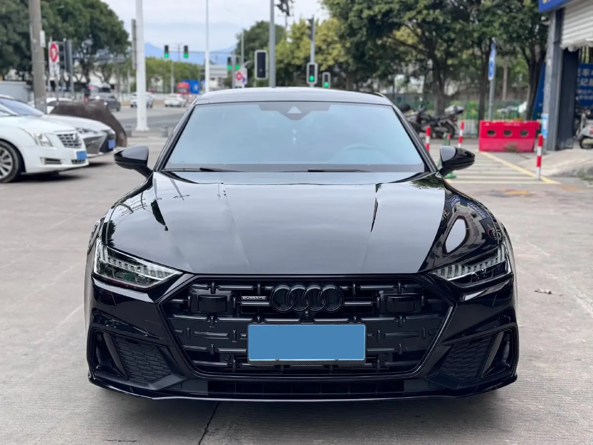 2024 Audi A7L 2.0T 245HP L4 7DCT,autocango,china used car exporter,china ev exporter,chinese used car exporter,chinese used ev exporter