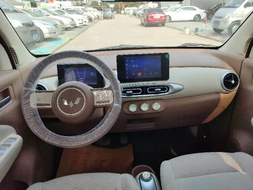 2025 WuLing HongGuang MINI EV BEV 16.2KWH,autocango,china used car exporter,china ev exporter,chinese used car exporter,chinese used ev exporter