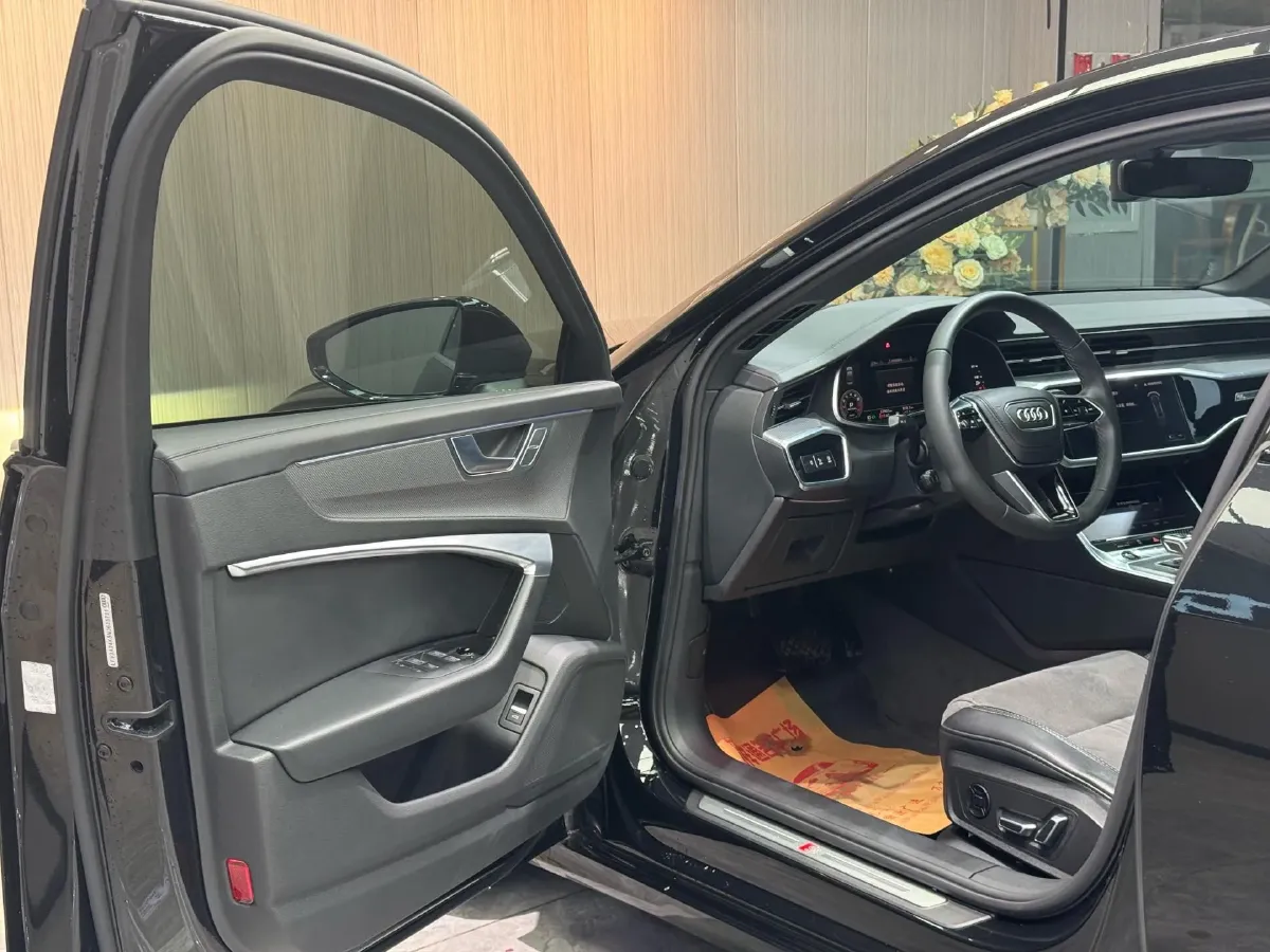 2023 Audi A6L 2.0T 190HP L4 7DCT,autocango,china used car exporter,china ev exporter,chinese used car exporter,chinese used ev exporter