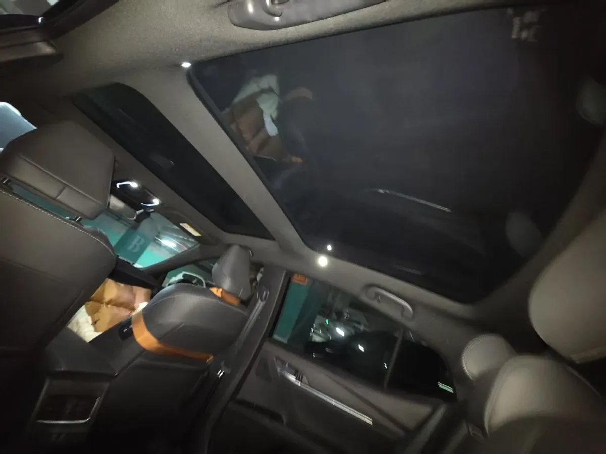 2024 Toyota Camry 2.0L 152HP L4 E-CVT Hybrid,autocango,china used car exporter,china ev exporter,chinese used car exporter,chinese used ev exporter