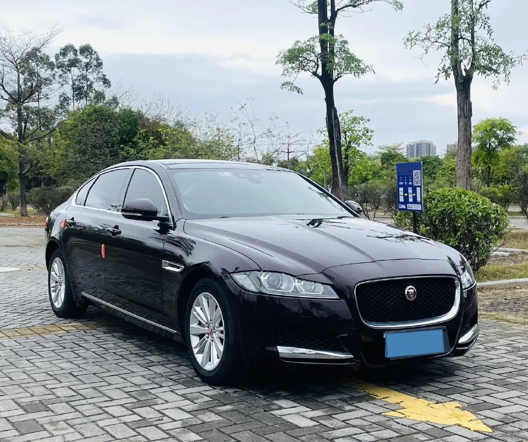 2020 Jaguar XFL 2.0T 200HP L4 8AT,autocango,china used car exporter,china ev exporter,chinese used car exporter,chinese used ev exporter