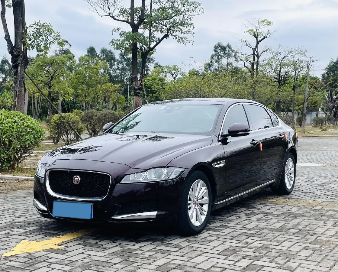2020 Jaguar XFL 2.0T 200HP L4 8AT,autocango,china used car exporter,china ev exporter,chinese used car exporter,chinese used ev exporter